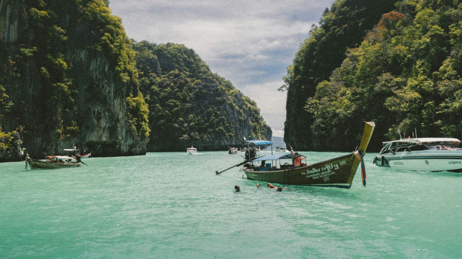 jakob-owens-5F_c9i3JP0I-unsplash